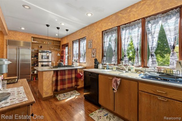 939 S Highland Street, Dearborn, MI 48124