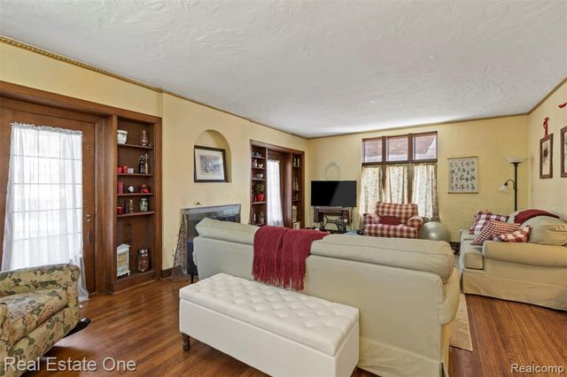 939 S Highland Street, Dearborn, MI 48124