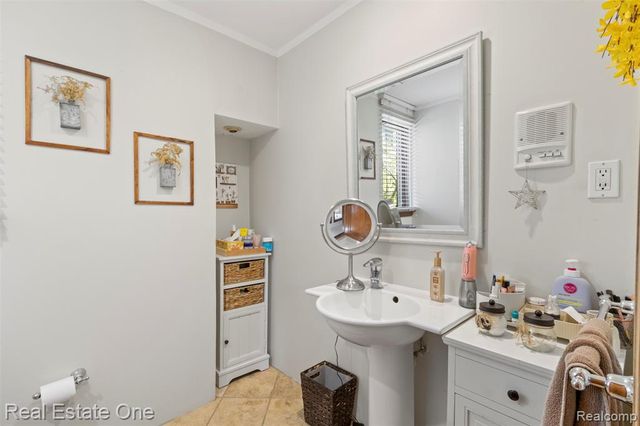 939 S Highland Street, Dearborn, MI 48124