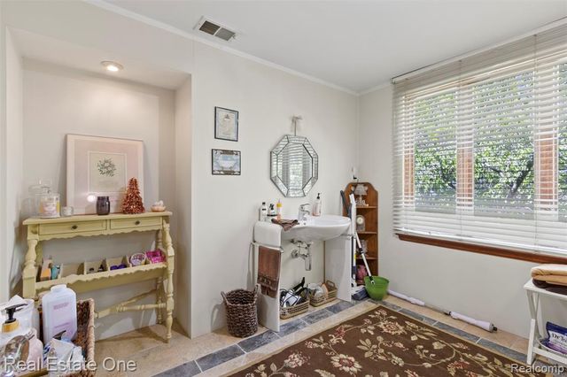 939 S Highland Street, Dearborn, MI 48124