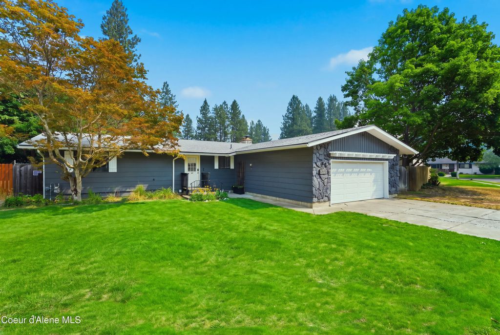 1909 E Pine Hill CT, Coeur d'Alene, ID 83815 photo 1