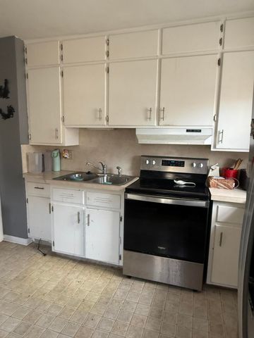 3312 AVENUE C, Council Bluffs, IA 51501