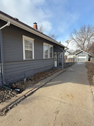 3312 AVENUE C, Council Bluffs, IA 51501