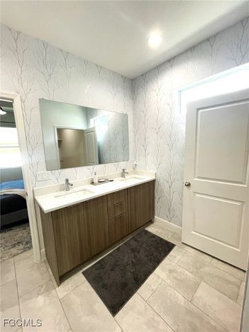 9041 LAMKIN CIR, Labelle, FL 33935