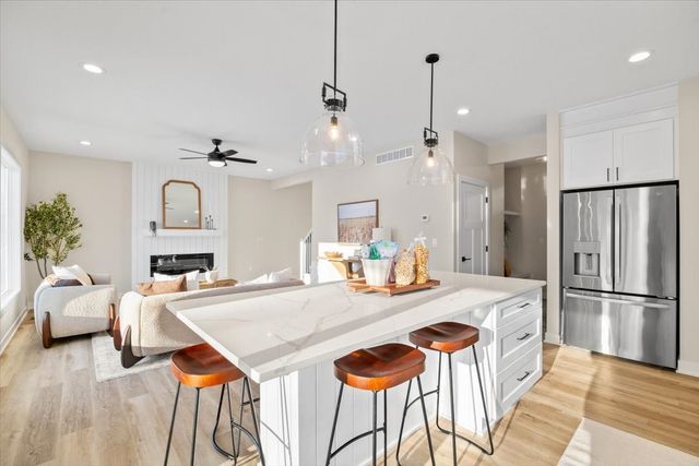 570 NW Georgetown Drive, Waukee, IA 50263