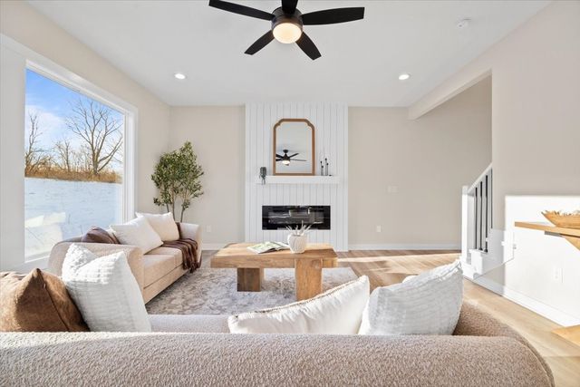 570 NW Georgetown Drive, Waukee, IA 50263