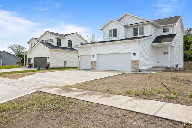 570 NW Georgetown Drive, Waukee, IA 50263