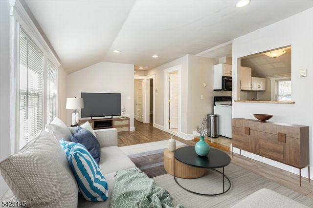 190 Ridgewood Ave, Glen Ridge Boro Twp., NJ 07028