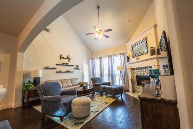 408 Highwood Trail, Lewisville, TX 75056