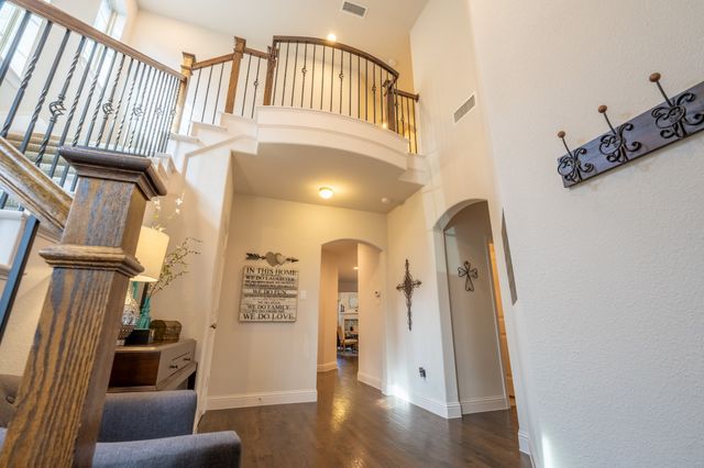 408 Highwood Trail, Lewisville, TX 75056