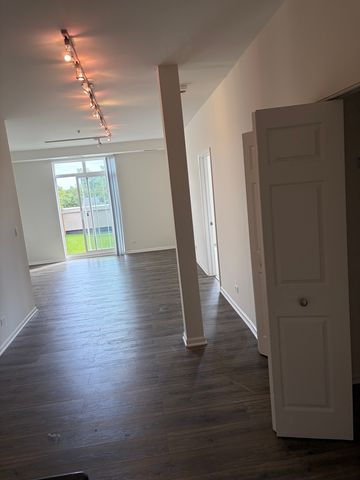 625 Deerfield Road 309, Deerfield, IL 60015