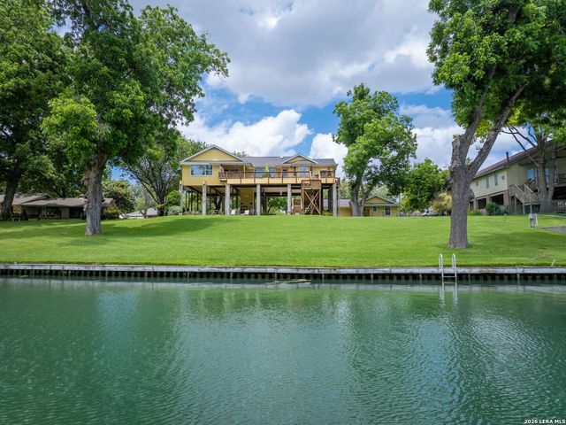 456 RIO DR, New Braunfels, TX 78130