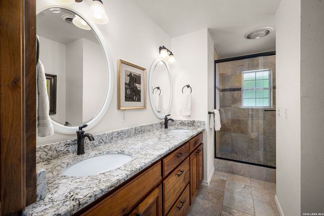 456 RIO DR, New Braunfels, TX 78130