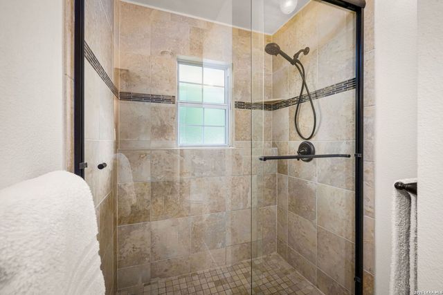 456 RIO DR, New Braunfels, TX 78130