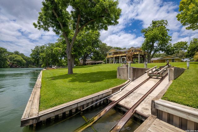456 RIO DR, New Braunfels, TX 78130