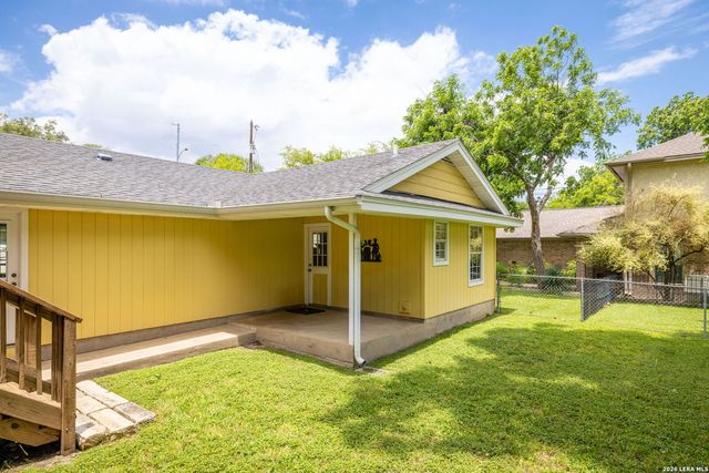 456 RIO DR, New Braunfels, TX 78130