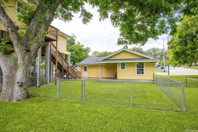 456 RIO DR, New Braunfels, TX 78130