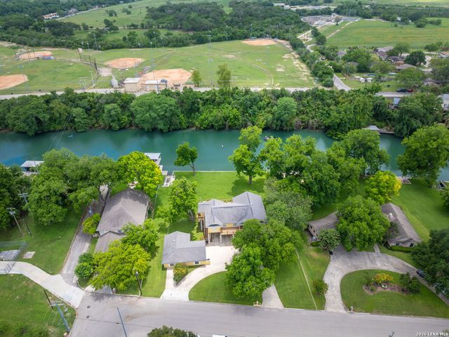 456 RIO DR, New Braunfels, TX 78130