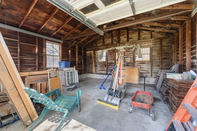 60 Riverview Avenue, Tiverton, RI 02878