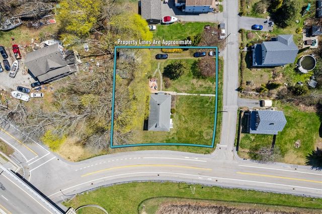 60 Riverview Avenue, Tiverton, RI 02878