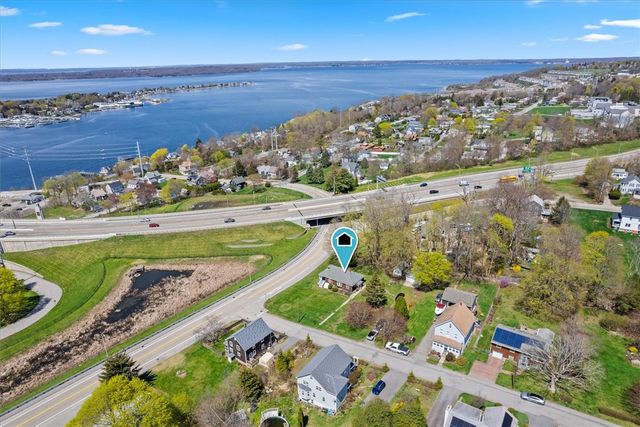 60 Riverview Avenue, Tiverton, RI 02878