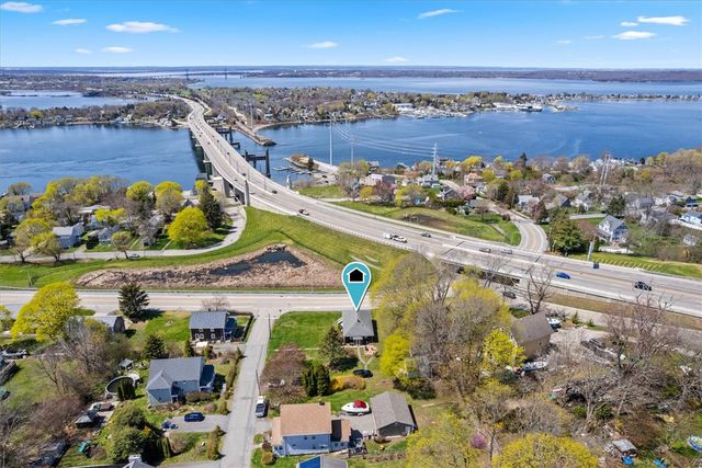 60 Riverview Avenue, Tiverton, RI 02878