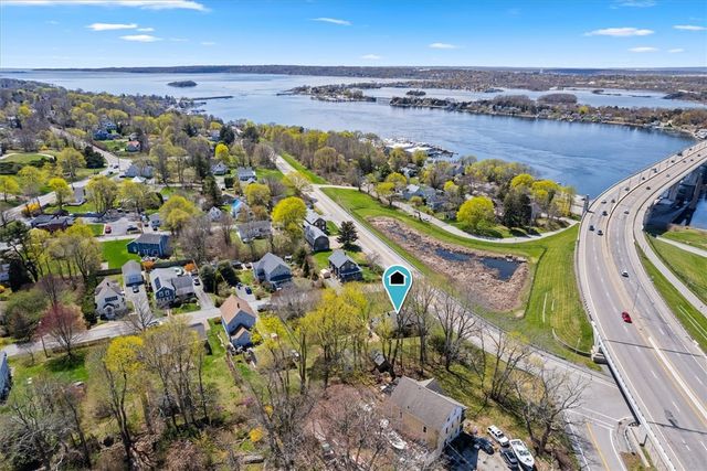 60 Riverview Avenue, Tiverton, RI 02878