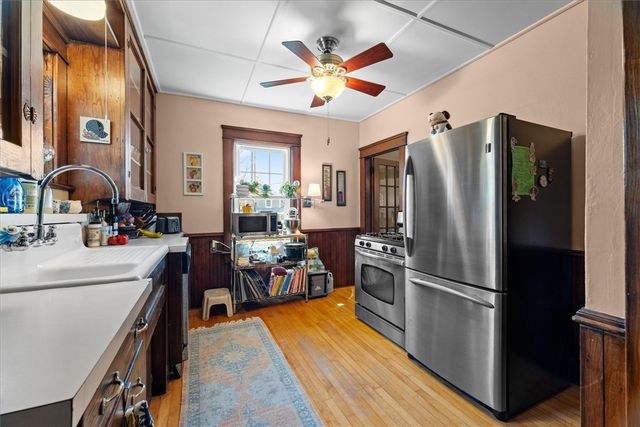 60 Riverview Avenue, Tiverton, RI 02878