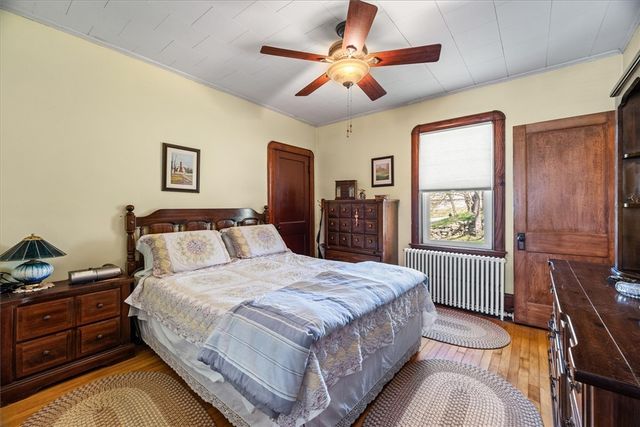 60 Riverview Avenue, Tiverton, RI 02878