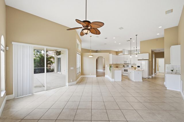 5040 NW 57th Terrace, Coral Springs, FL 33067