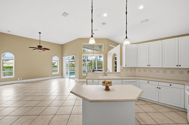 5040 NW 57th Terrace, Coral Springs, FL 33067