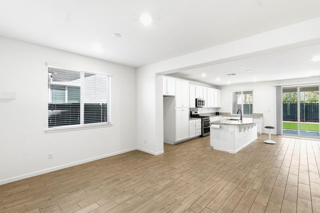 3723 Edington Dr, Rancho Cordova, CA 95742