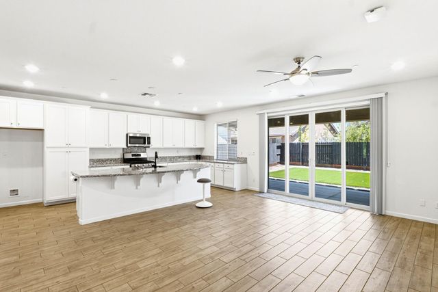 3723 Edington Dr, Rancho Cordova, CA 95742