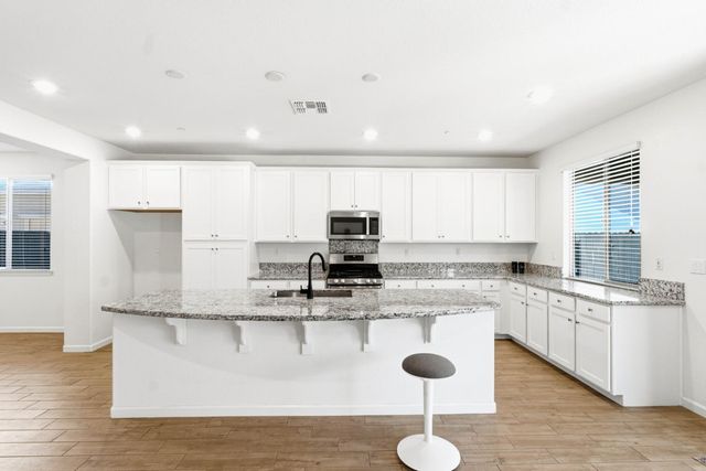 3723 Edington Dr, Rancho Cordova, CA 95742