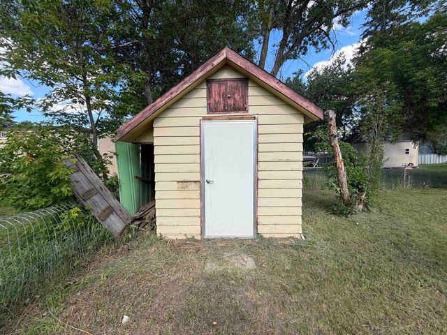 1624 Central Ave W, Minot, ND 58703