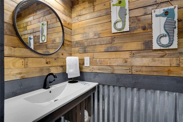 126 90TH AVENUE, Treasure Island, FL 33706