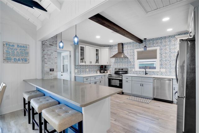 126 90TH AVENUE, Treasure Island, FL 33706