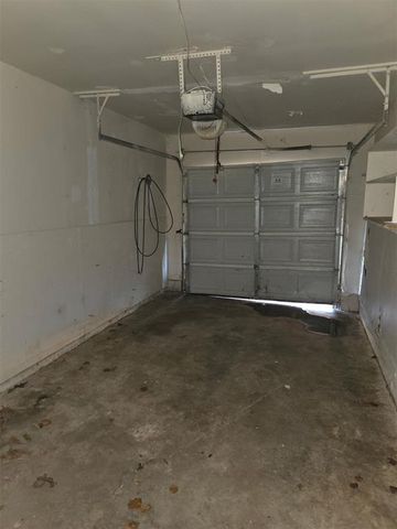 936 SW 2nd Street, Moore, OK 73160