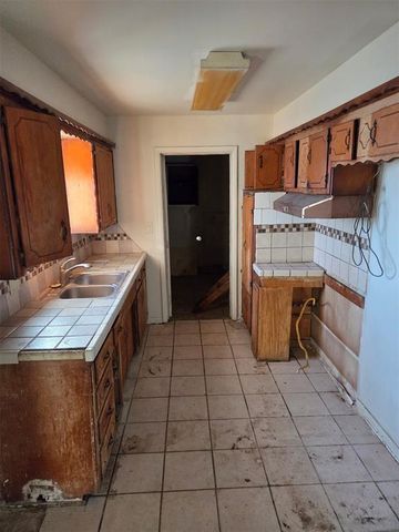 936 SW 2nd Street, Moore, OK 73160