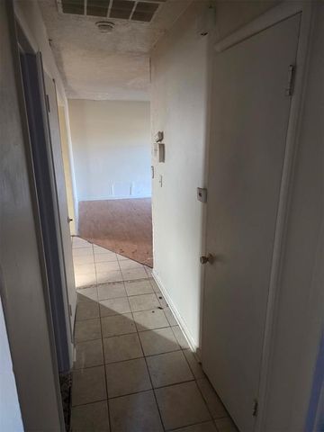 936 SW 2nd Street, Moore, OK 73160