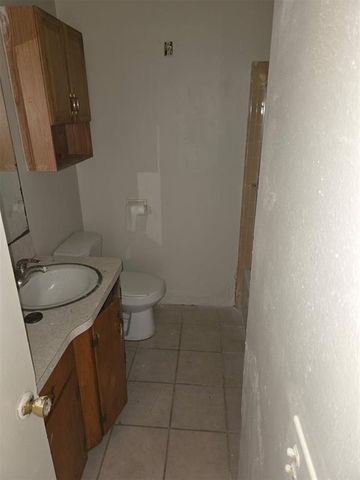 936 SW 2nd Street, Moore, OK 73160