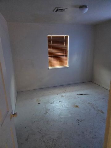 936 SW 2nd Street, Moore, OK 73160