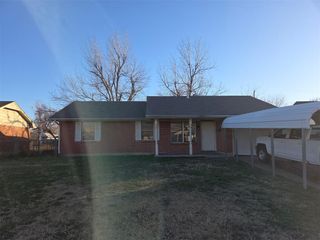 936 SW 2nd Street, Moore, OK 73160