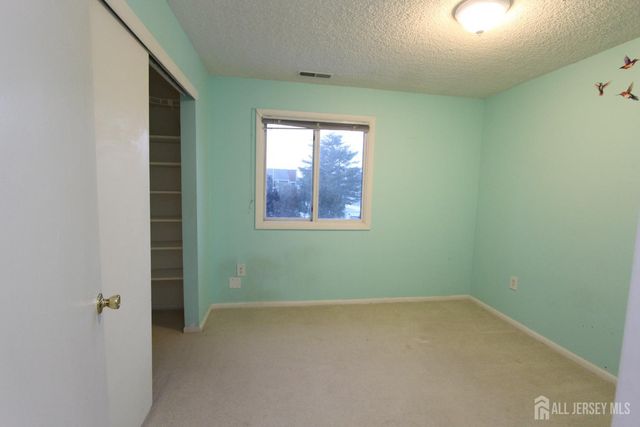 5220 Ravens Crest, Plainsboro, NJ 08536