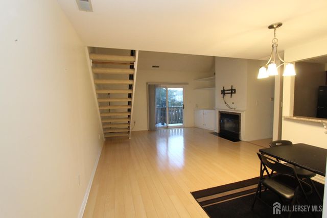 5220 Ravens Crest, Plainsboro, NJ 08536