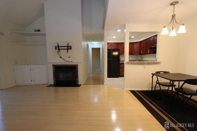 5220 Ravens Crest, Plainsboro, NJ 08536