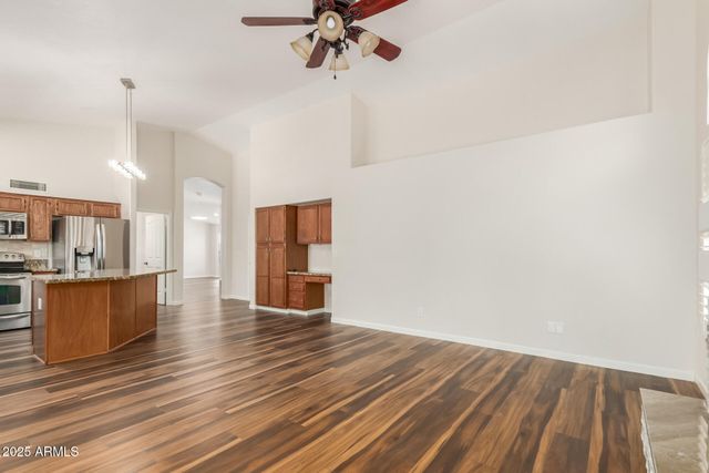 869 W EMERALD ISLAND Drive, Gilbert, AZ 85233