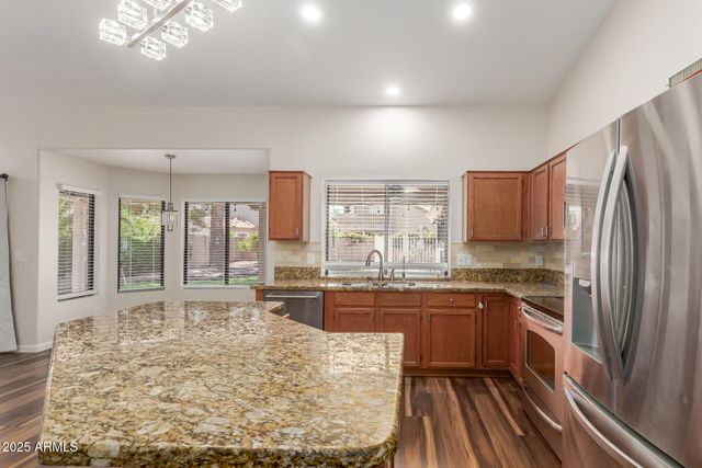 869 W EMERALD ISLAND Drive, Gilbert, AZ 85233