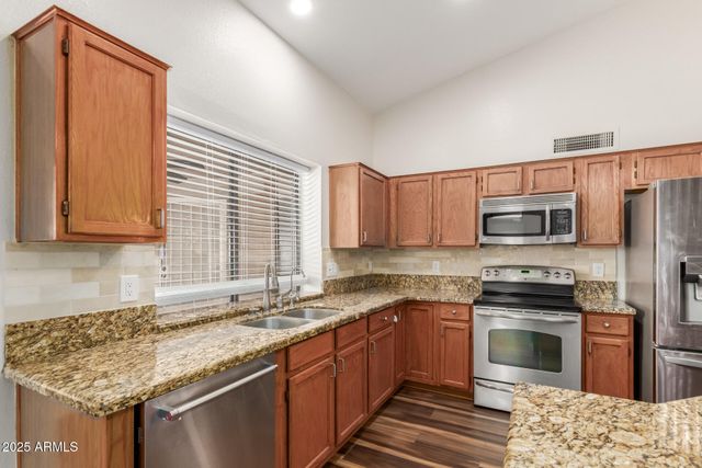 869 W EMERALD ISLAND Drive, Gilbert, AZ 85233