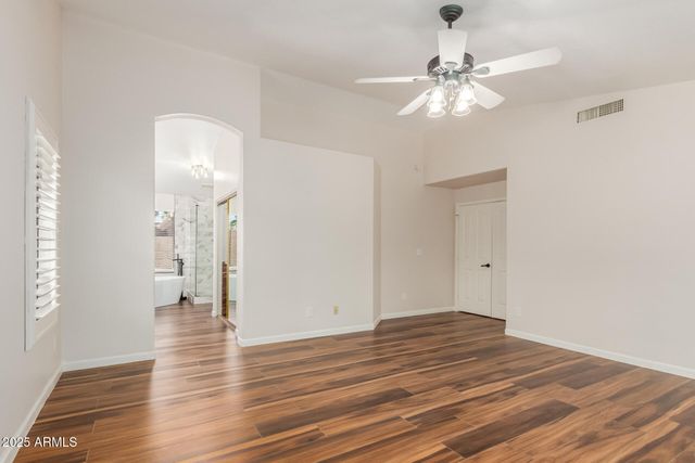 869 W EMERALD ISLAND Drive, Gilbert, AZ 85233